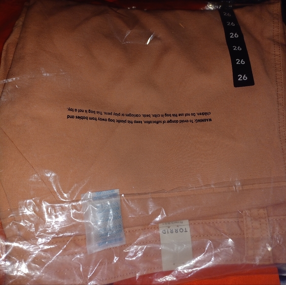 NWT Torrid Crop Twill Military Pant - Peach Blush Plus Size 26 - Picture 5 of 8